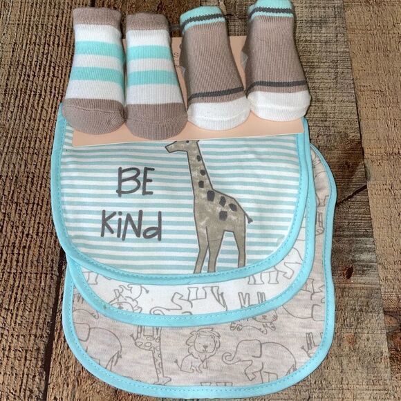 Bibs and socks set baby boy 0-6 months - Picture 1 of 6